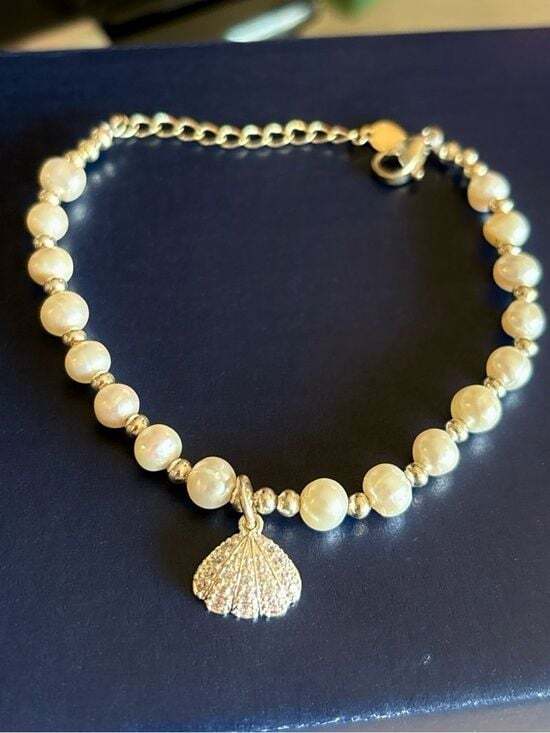 Jewelry - Silver Accent Pearl Bracelet with Shell Charm - Ivory/silver